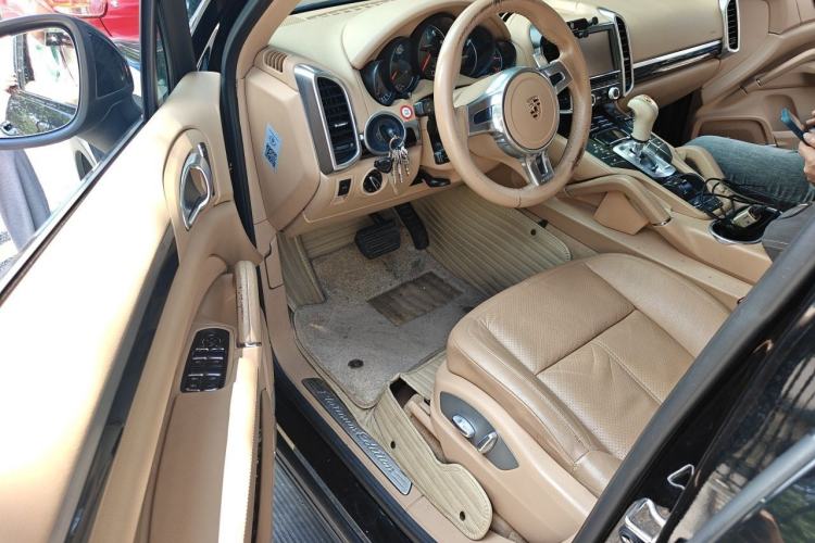 Used Porsche Cayenne  Left Front Seat