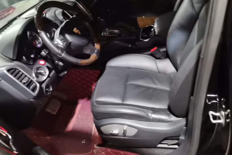 Used Porsche Cayenne  Left Front Seat