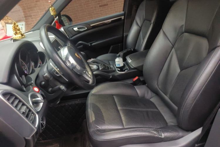 Used Porsche Cayenne 2014 Cayenne Platinum Edition 3.0T Left Front Seat