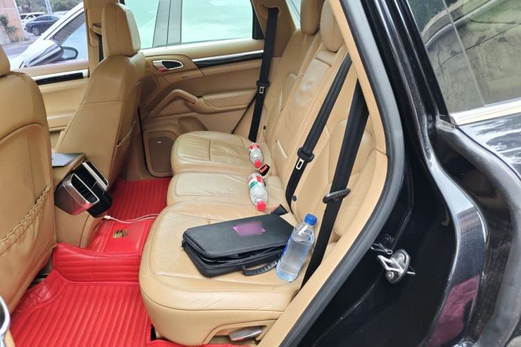 Used Porsche Cayenne 2014 Cayenne Platinum Edition 3.0T Left Rear Seat