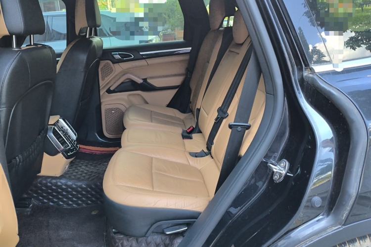 Used Porsche Cayenne 2014 Cayenne Platinum Edition 3.0T Left Rear Seat