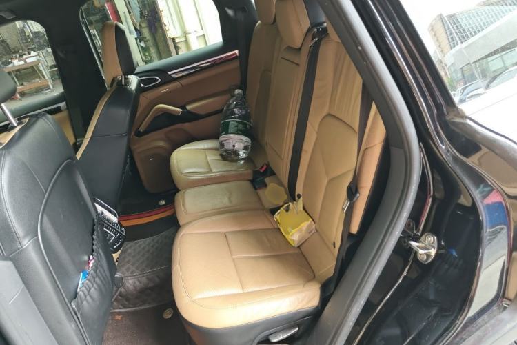 Used Porsche Cayenne 2014 Cayenne Platinum Edition 3.0T Left Rear Seat