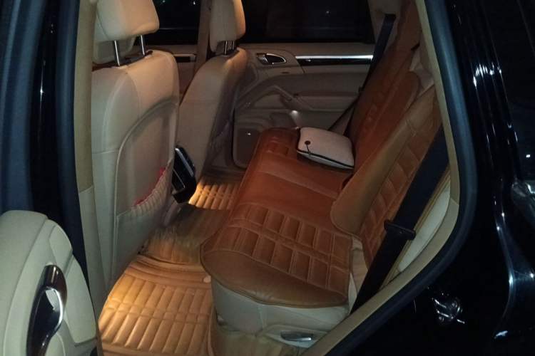 Used Porsche Cayenne 2014 Cayenne Platinum Edition 3.0T Left Rear Seat