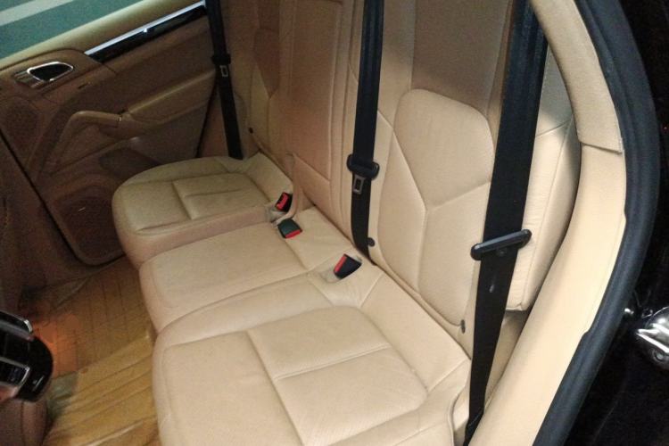 Used Porsche Cayenne 2014 Cayenne Platinum Edition 3.0T Left Rear Seat