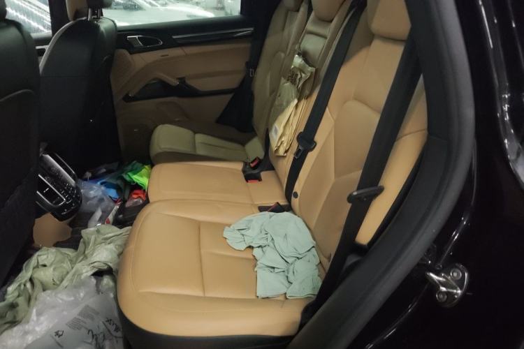 Used Porsche Cayenne 2014 Cayenne Platinum Edition 3.0T Left Rear Seat