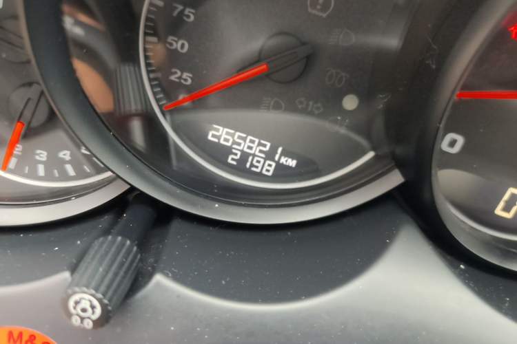 Used Porsche Cayenne 2014 3.6T Automatic Transmission U.S. Specification Odometer Close Up