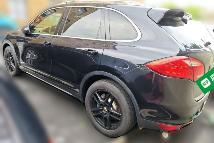 Used Porsche Cayenne 2014 Cayenne Platinum Edition 3.0T Rear Left 45 Deg