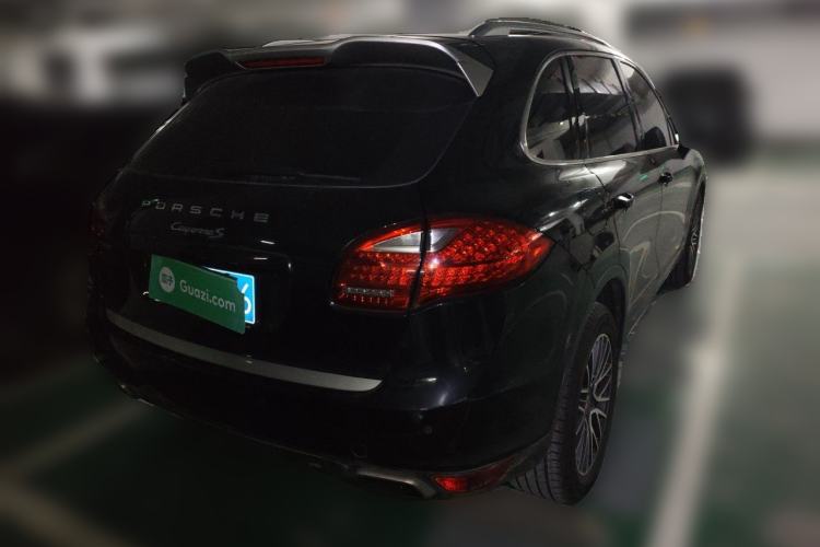 Used Porsche Cayenne 2014 Cayenne Platinum Edition 3.0T Rear Right 45 Deg