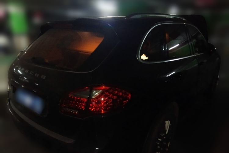 Used Porsche Cayenne 2014 Cayenne Platinum Edition 3.0T Rear Right 45 Deg