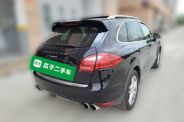 Used Porsche Cayenne 2014 Cayenne Platinum Edition 3.0T Rear Right 45 Deg