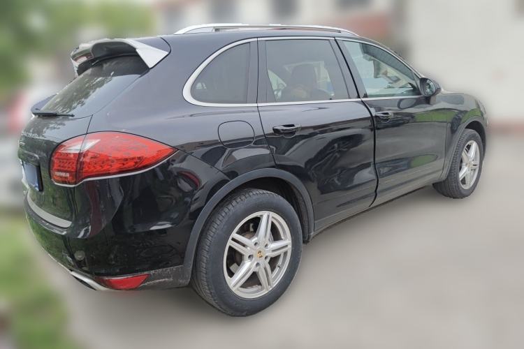 Used Porsche Cayenne 2014 Cayenne Platinum Edition 3.0T Rear Right 45 Deg