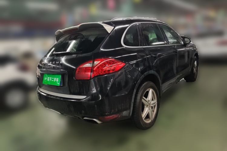 Used Porsche Cayenne 2014 Cayenne Platinum Edition 3.0T Rear Right 45 Deg