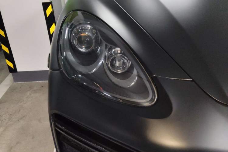 Used Porsche Cayenne 2014 Cayenne Platinum Edition 3.0T Right Front Headlight