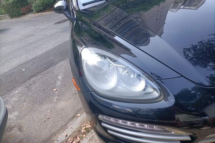 Used Porsche Cayenne  Right Front Headlight