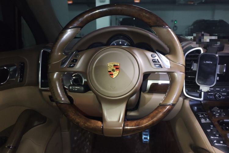 Used Porsche Cayenne 2014 Cayenne Platinum Edition 3.0T Steering Wheel