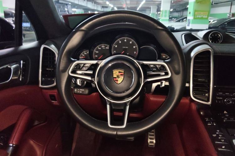 Used Porsche Cayenne 2014 Cayenne Platinum Edition 3.0T Steering Wheel