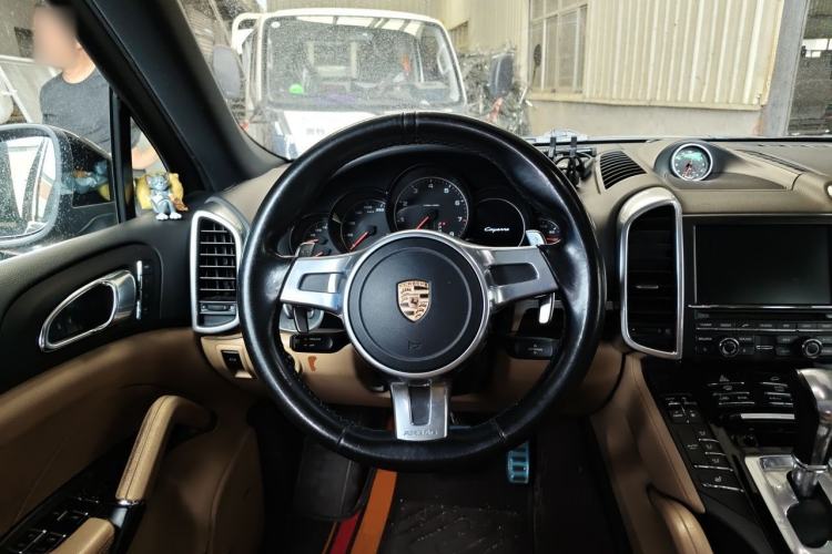 Used Porsche Cayenne 2014 Cayenne Platinum Edition 3.0T Steering Wheel