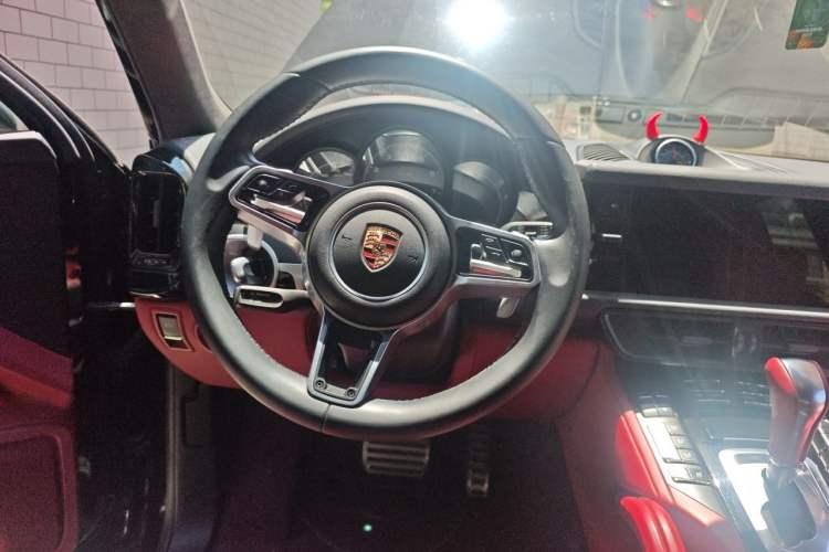 Used Porsche Cayenne 2014 Cayenne Platinum Edition 3.0T Steering Wheel