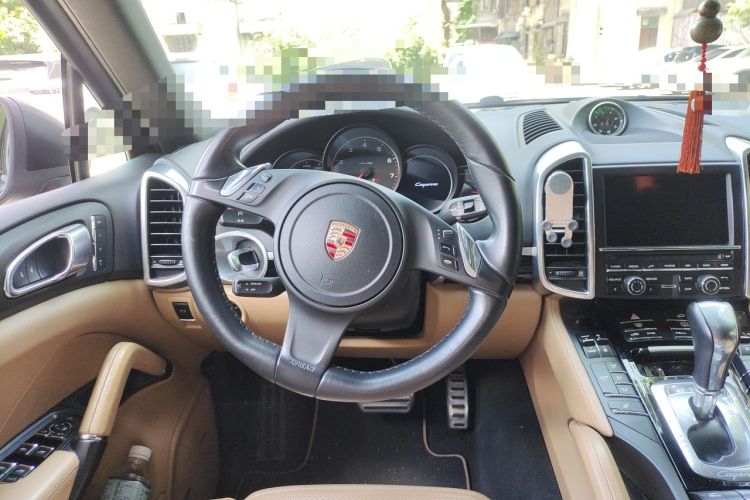 Used Porsche Cayenne 2014 Cayenne Platinum Edition 3.0T Steering Wheel