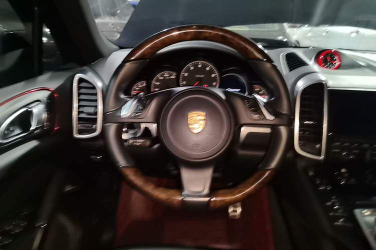 Used Porsche Cayenne  Steering Wheel