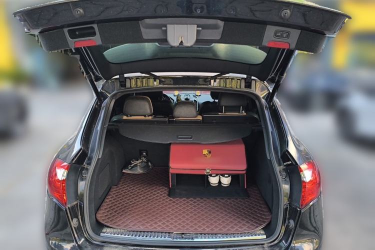 Used Porsche Cayenne 2014 Cayenne Platinum Edition 3.0T Trunk