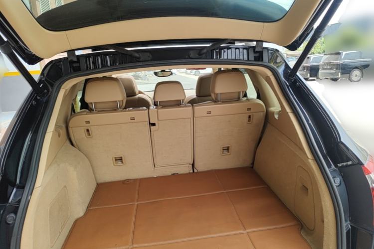 Used Porsche Cayenne 2014 Cayenne Platinum Edition 3.0T Trunk