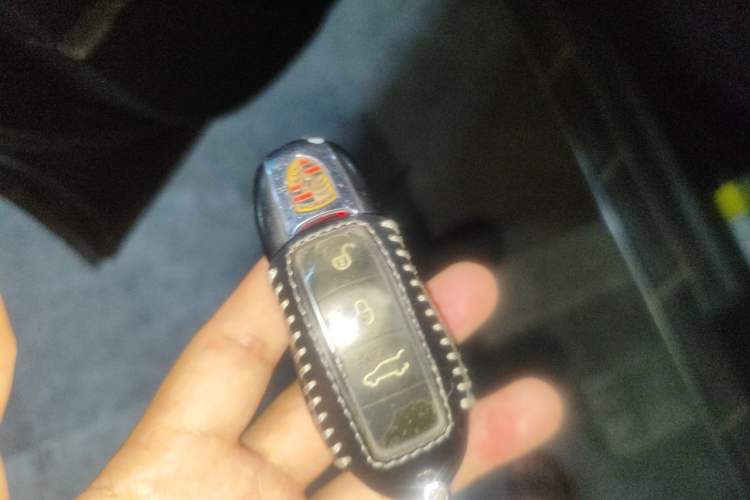 Used Porsche Cayenne  Vehicle Key