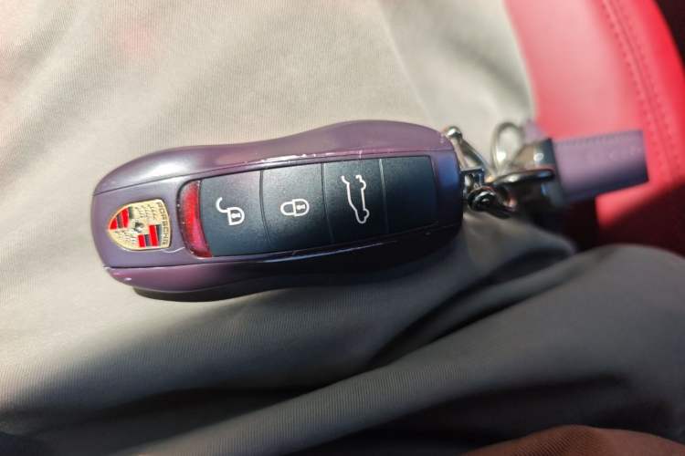 Used Porsche Cayenne 2014 Cayenne Platinum Edition 3.0T Vehicle Key