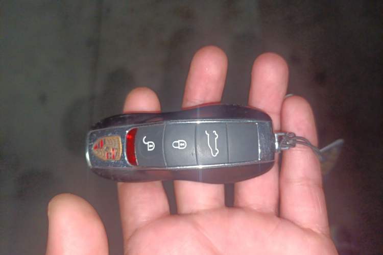 Used Porsche Cayenne  Vehicle Key