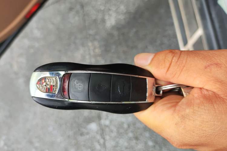 Used Porsche Cayenne 2014 Cayenne Platinum Edition 3.0T Vehicle Key
