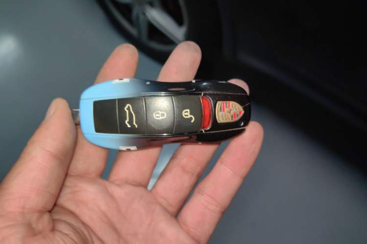 Used Porsche Cayenne 2014 Cayenne Platinum Edition 3.0T Vehicle Key