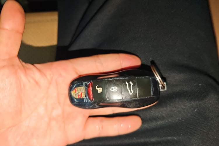 Used Porsche Cayenne 2014 Cayenne Platinum Edition 3.0T Vehicle Key