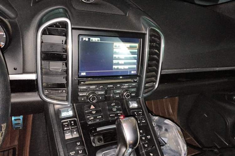 Used Porsche Cayenne 2014 Cayenne Platinum Edition 3.0T Audio And AC Panel
