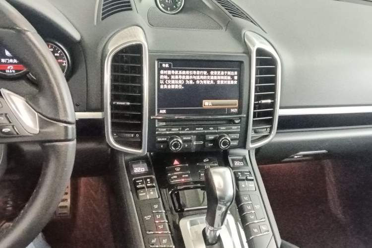 Used Porsche Cayenne 2014 Cayenne Platinum Edition 3.0T Audio And AC Panel