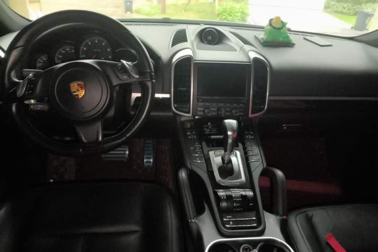 Used Porsche Cayenne 2014 Cayenne Platinum Edition 3.0T Center Console