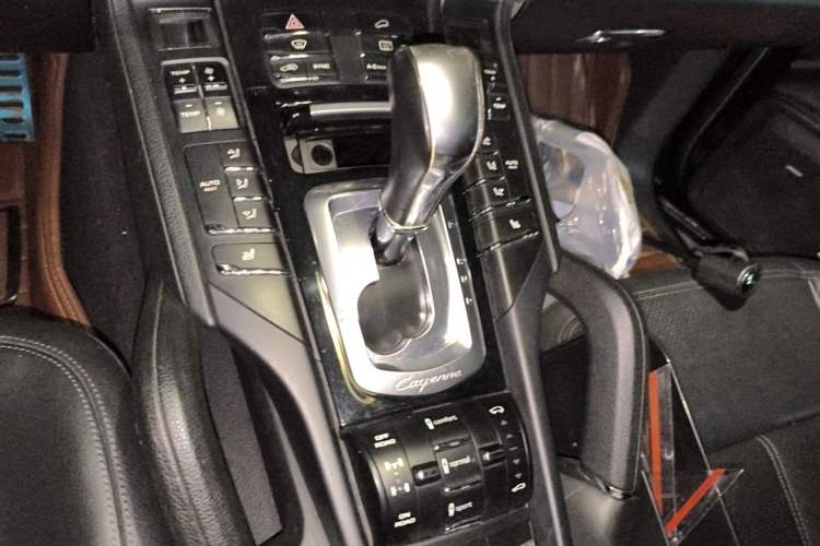 Used Porsche Cayenne 2014 Cayenne Platinum Edition 3.0T Gear Lever