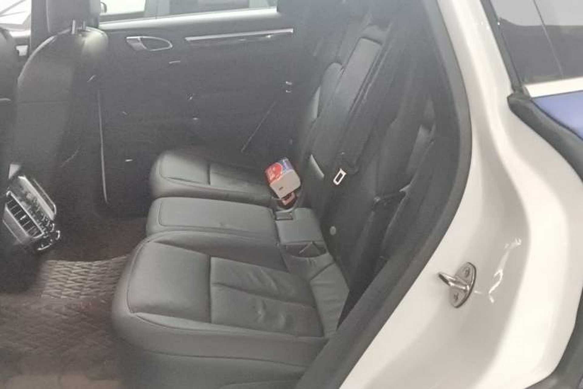 Used Porsche Cayenne 2014 Cayenne Platinum Edition 3.0T Left Rear Seat