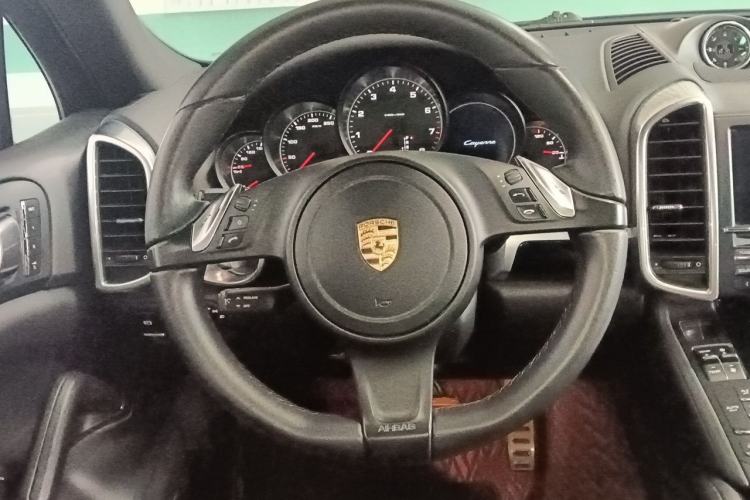 Used Porsche Cayenne 2014 Cayenne Platinum Edition 3.0T Steering Wheel