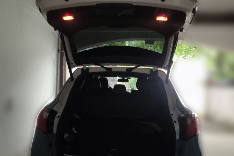Used Porsche Cayenne 2014 Cayenne Platinum Edition 3.0T Trunk