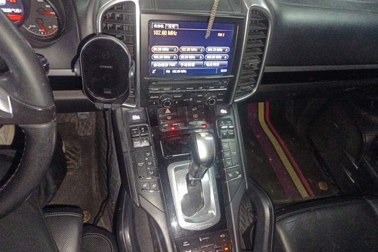 Used Porsche Cayenne 2014 Cayenne Platinum Edition 3.0T Audio And AC Panel