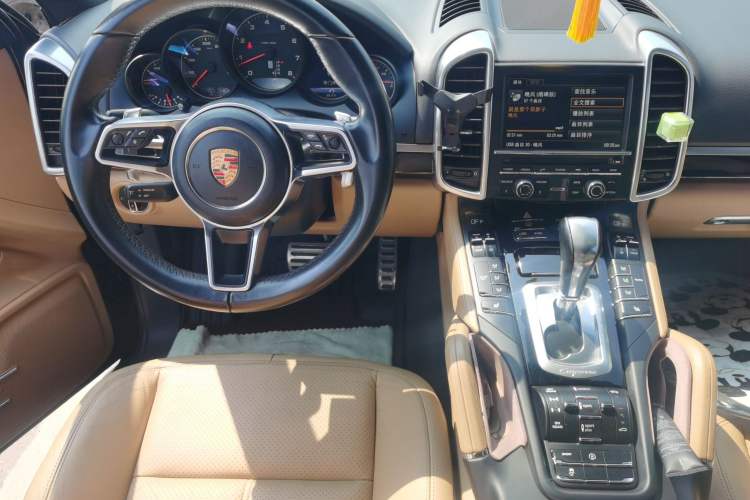 Used Porsche Cayenne 2014 Cayenne Platinum Edition 3.0T Audio And AC Panel