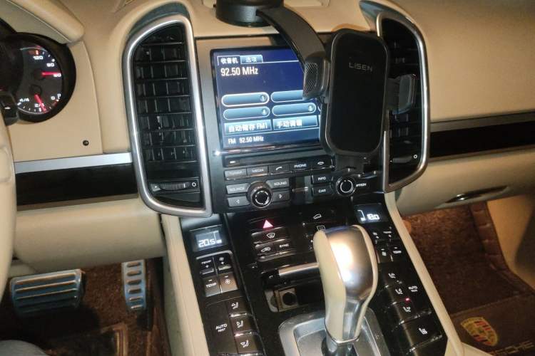 Used Porsche Cayenne 2014 Cayenne Platinum Edition 3.0T Audio And AC Panel