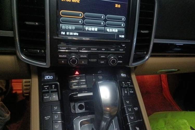 Used Porsche Cayenne 2014 Cayenne Platinum Edition 3.0T Audio And AC Panel