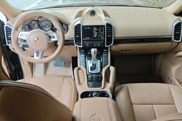 Used Porsche Cayenne 2014 Cayenne Platinum Edition 3.0T Center Console