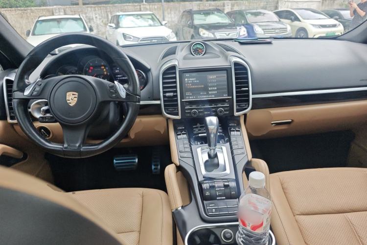 Used Porsche Cayenne 2014 Cayenne Platinum Edition 3.0T Center Console