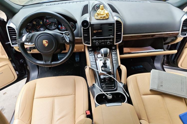 Used Porsche Cayenne 2014 Cayenne Platinum Edition 3.0T Center Console