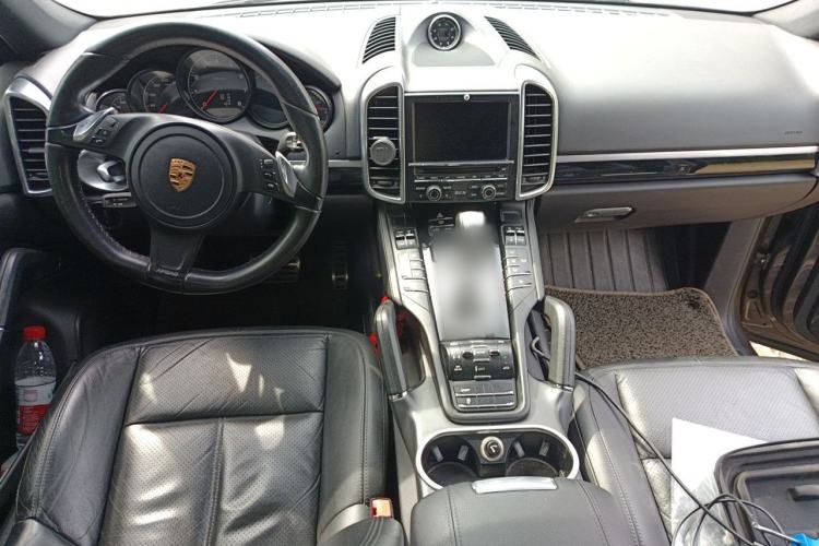 Used Porsche Cayenne 2014 Cayenne Platinum Edition 3.0T Center Console