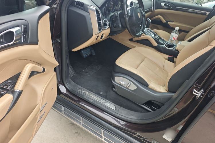 Used Porsche Cayenne 2014 Cayenne Platinum Edition 3.0T Driver Seat