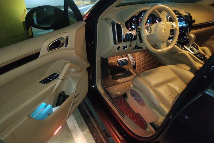 Used Porsche Cayenne 2014 Cayenne Platinum Edition 3.0T Driver Seat