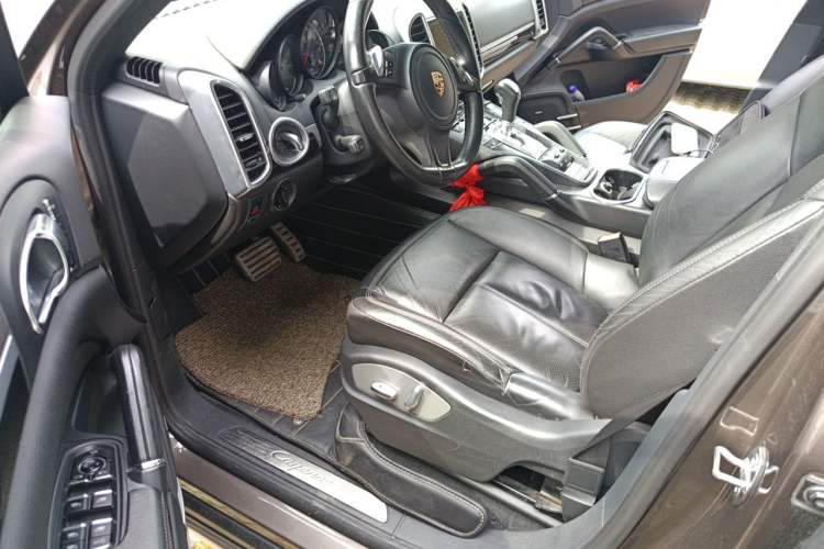 Used Porsche Cayenne 2014 Cayenne Platinum Edition 3.0T Driver Seat